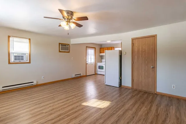 $925 | 315 West Railroad Street, Unit 4, Kingston, IL 60145