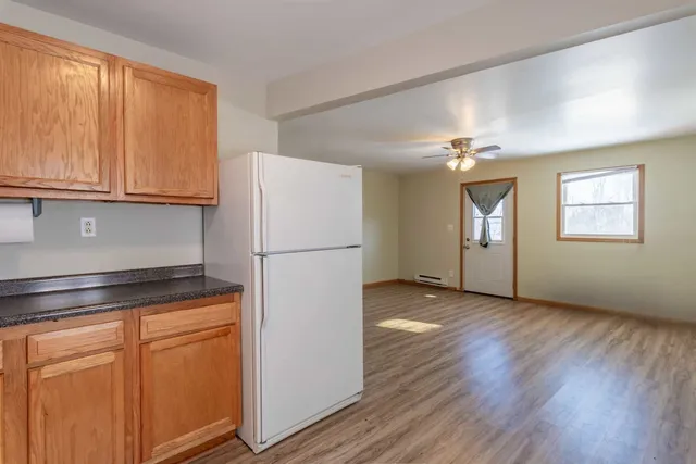 $925 | 315 West Railroad Street, Unit 4, Kingston, IL 60145