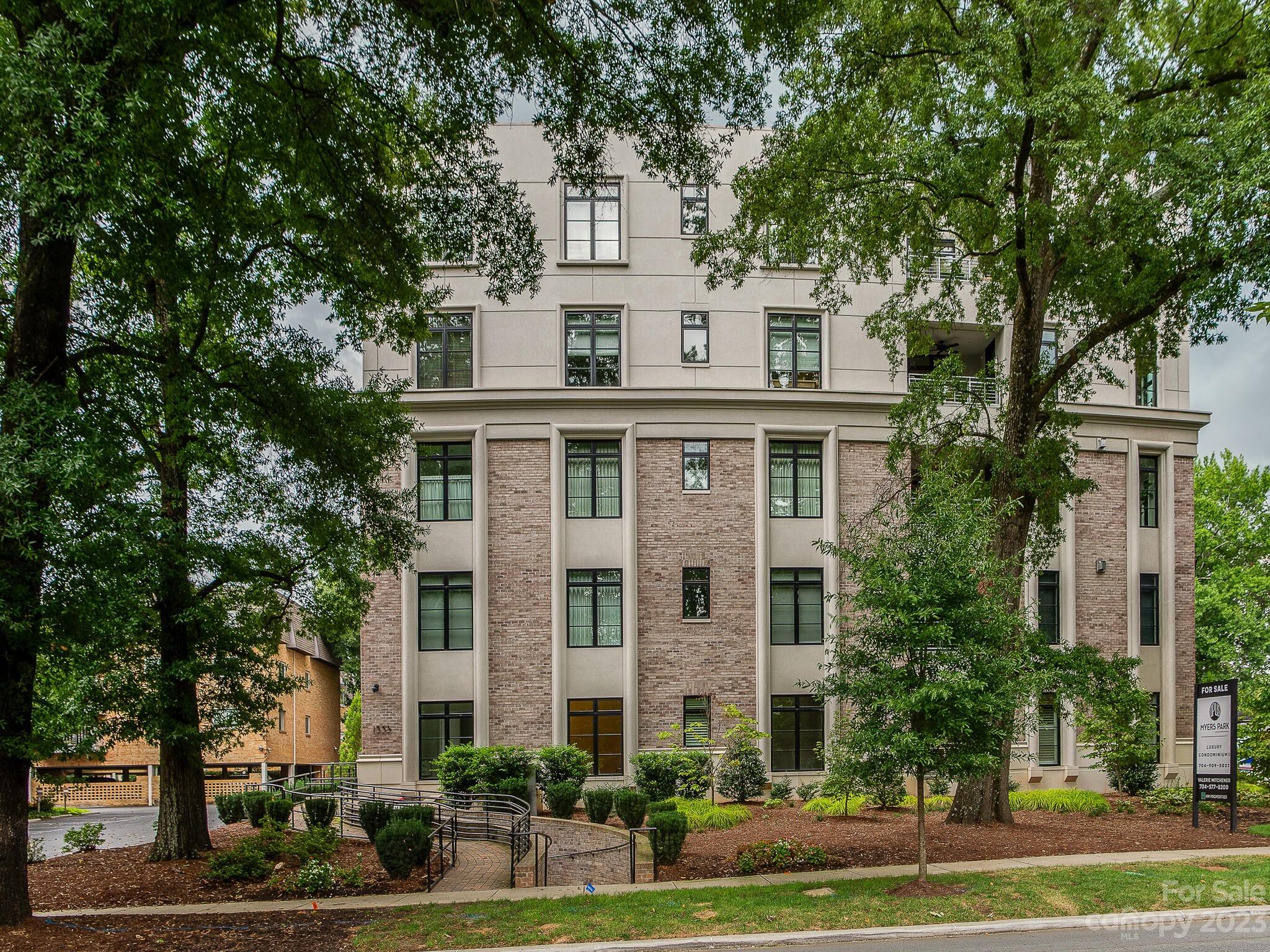1333 Queens Road, Unit E2 Charlotte, NC 28207 - Photo 1 of 31 Gallery Image 1