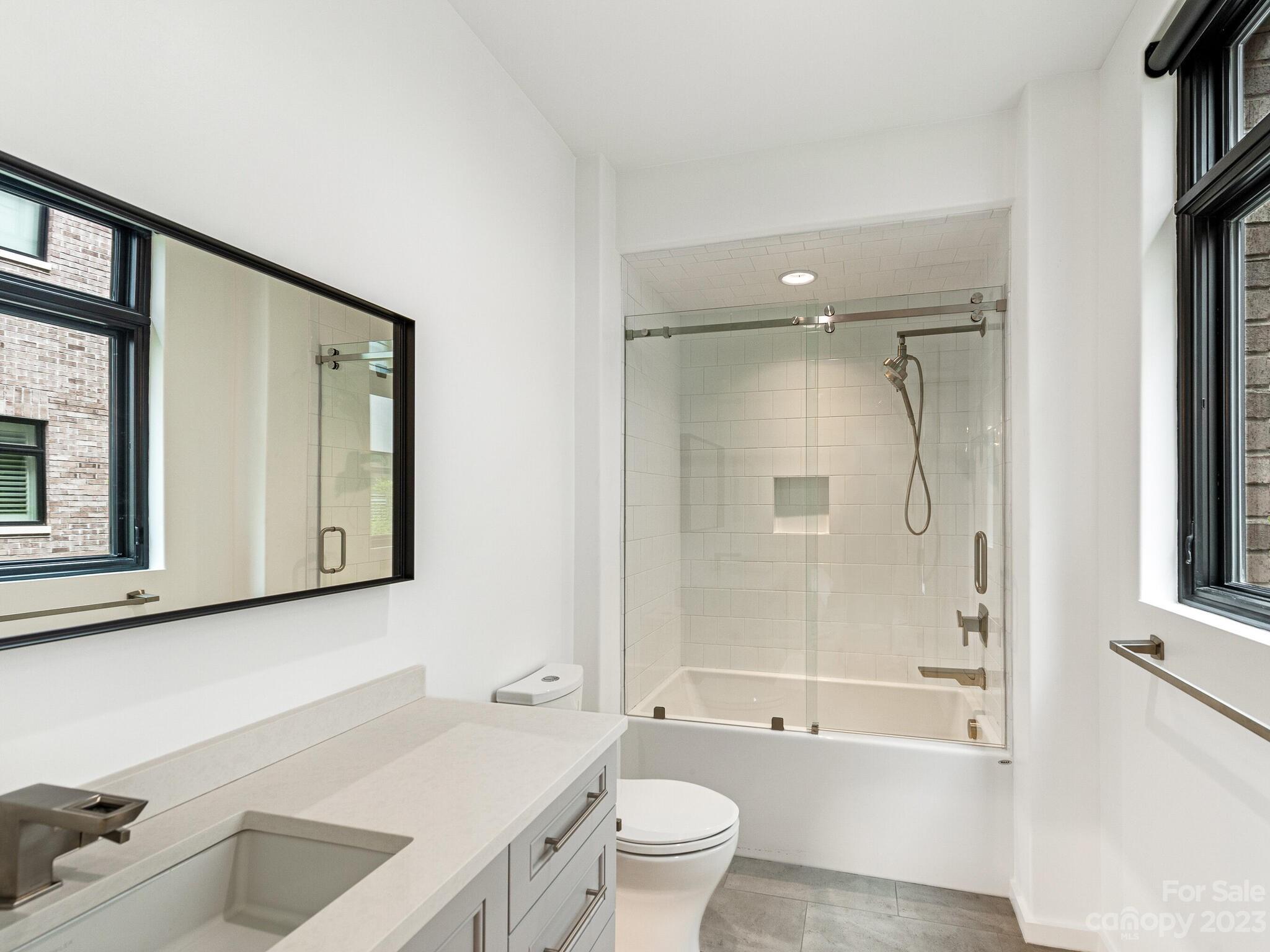 1333 Queens Road, Unit E2 Charlotte, NC 28207 - Photo 19 of 31 Gallery Image 19