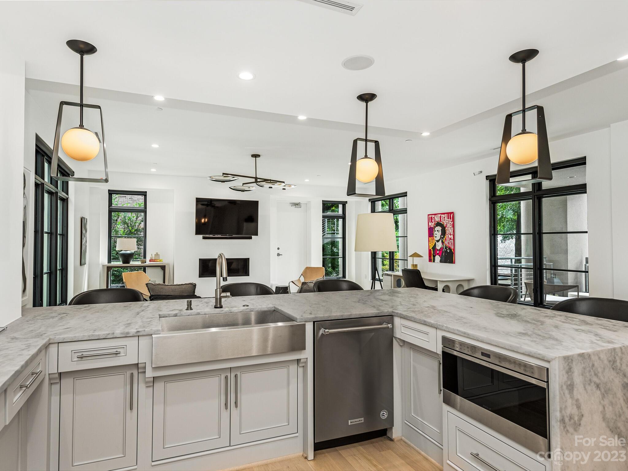 1333 Queens Road, Unit E2 Charlotte, NC 28207 - Photo 9 of 31 Gallery Image 9