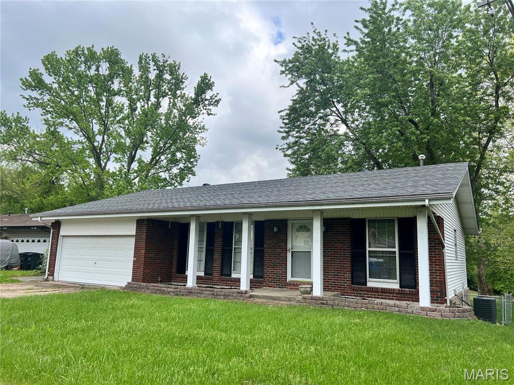 2018 Elkins Drive St. Louis, MO 63136 - Photo 2 of 25