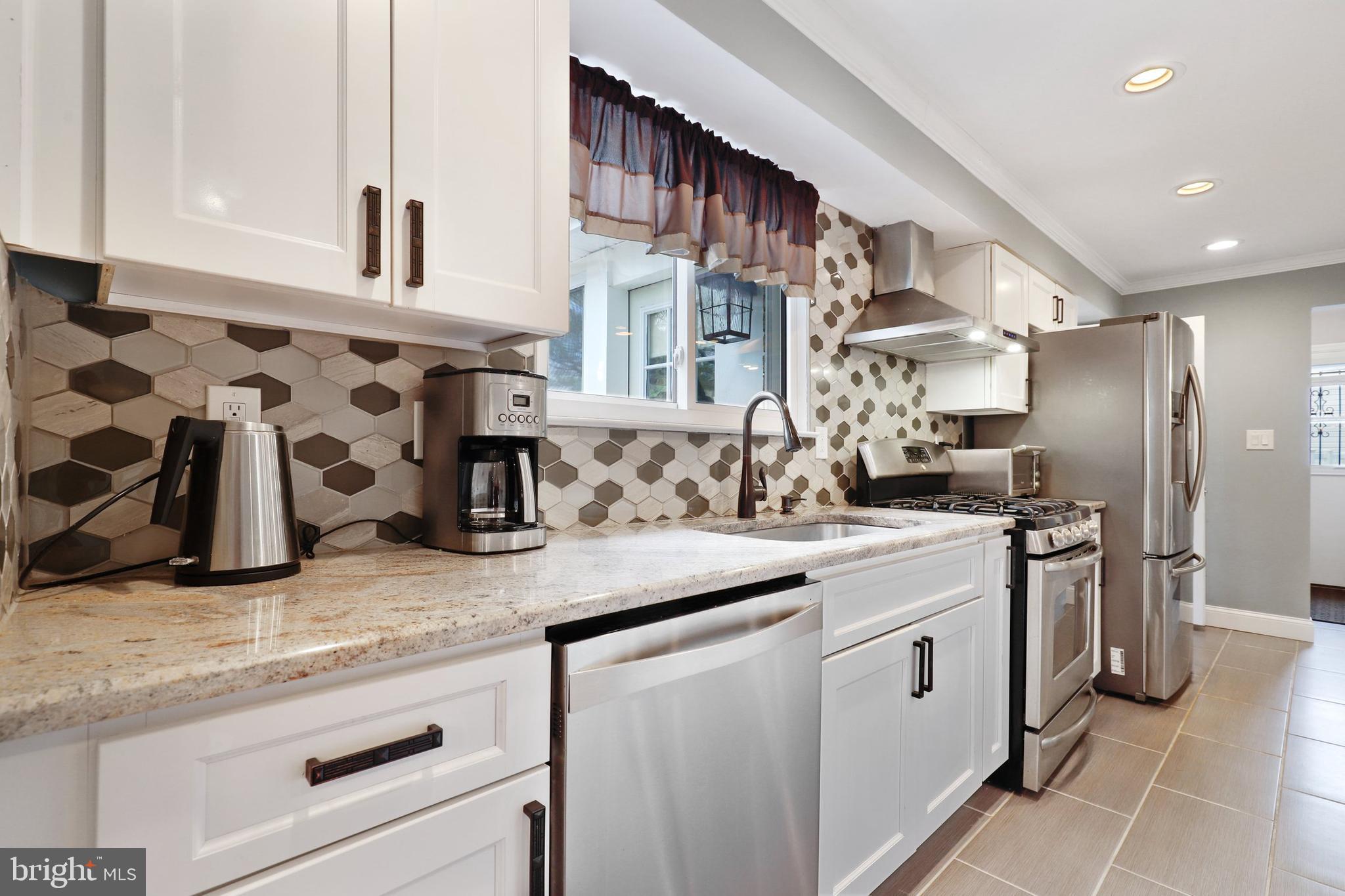 4102 Windridge Road Baltimore, MD 21208 - Photo 14 of 54