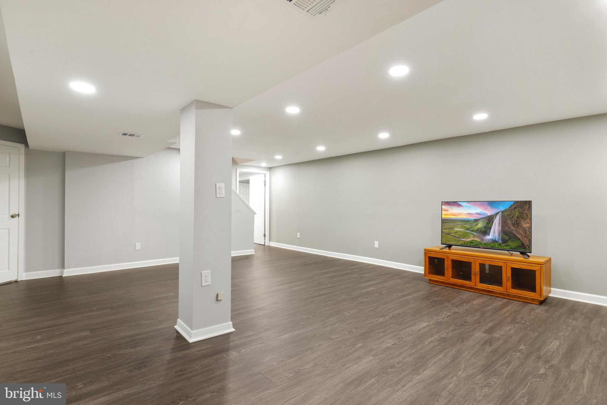 4102 Windridge Road Baltimore, MD 21208 - Photo 40 of 54