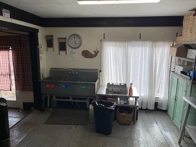 $100,000 | 387-377 North Main Street, Mattawamkeag, ME 04459