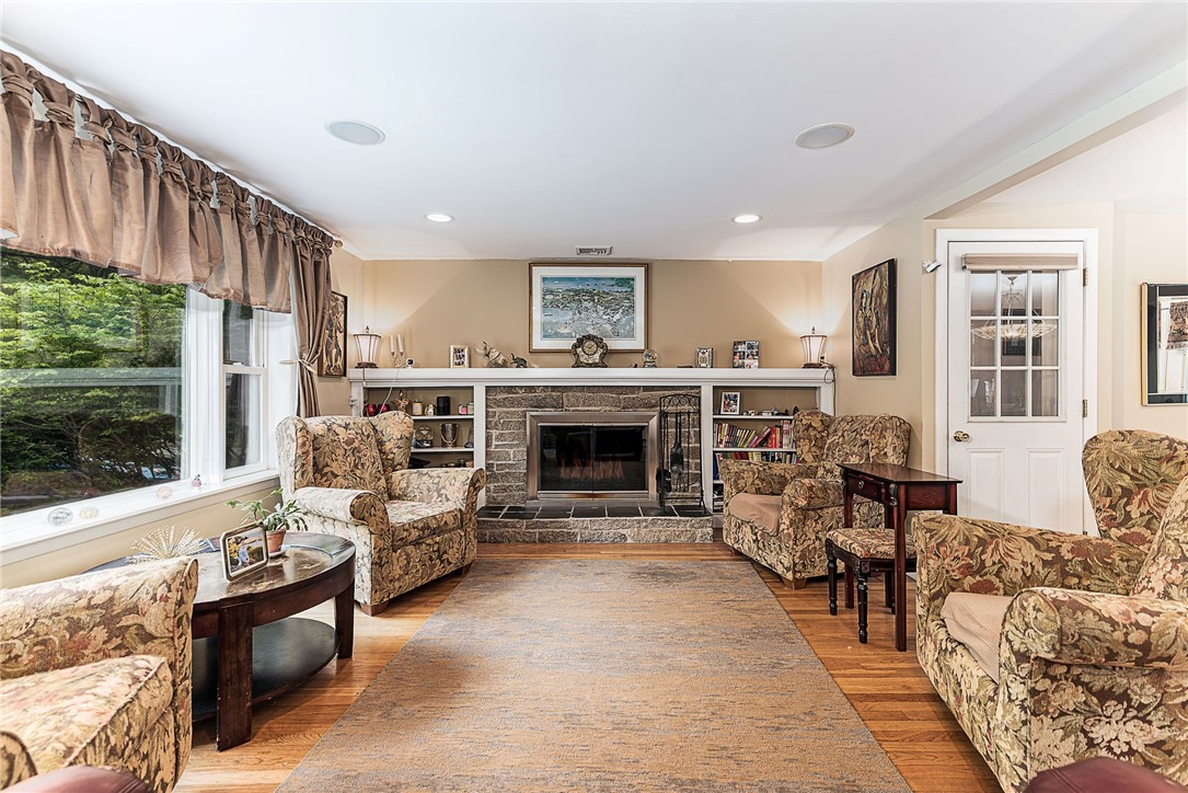 529 Shippeetown Road East Greenwich, RI 02818 - Photo 9 of 46