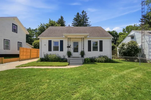 $174,900 | 2423 Hillside Avenue, Springfield, OH 45503