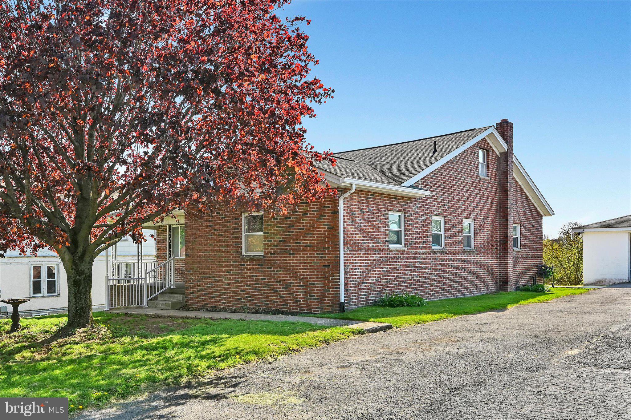 305 South Good Spring Road Hegins, PA 17938 - Photo 3 of 39