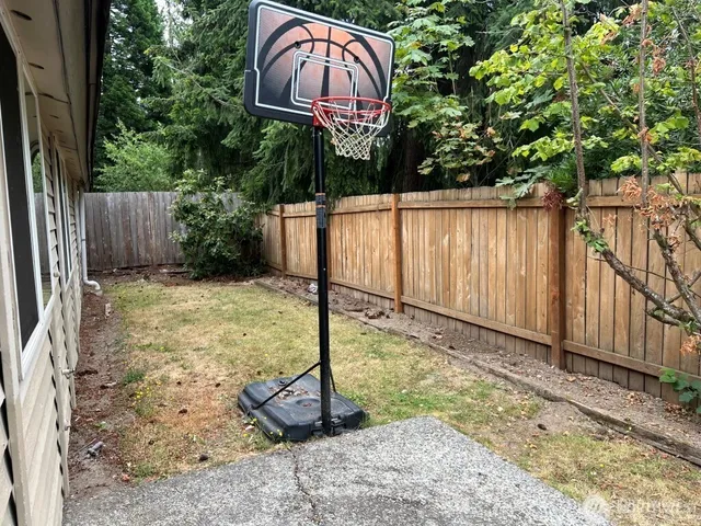 $3,100 | 14309 Northeast 7th Place, Unit 3, Bellevue, WA 98007