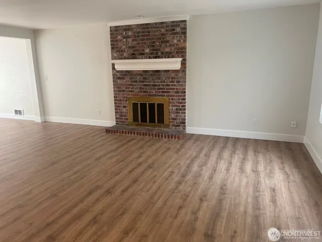 $3,100 | 14309 Northeast 7th Place, Unit 3, Bellevue, WA 98007