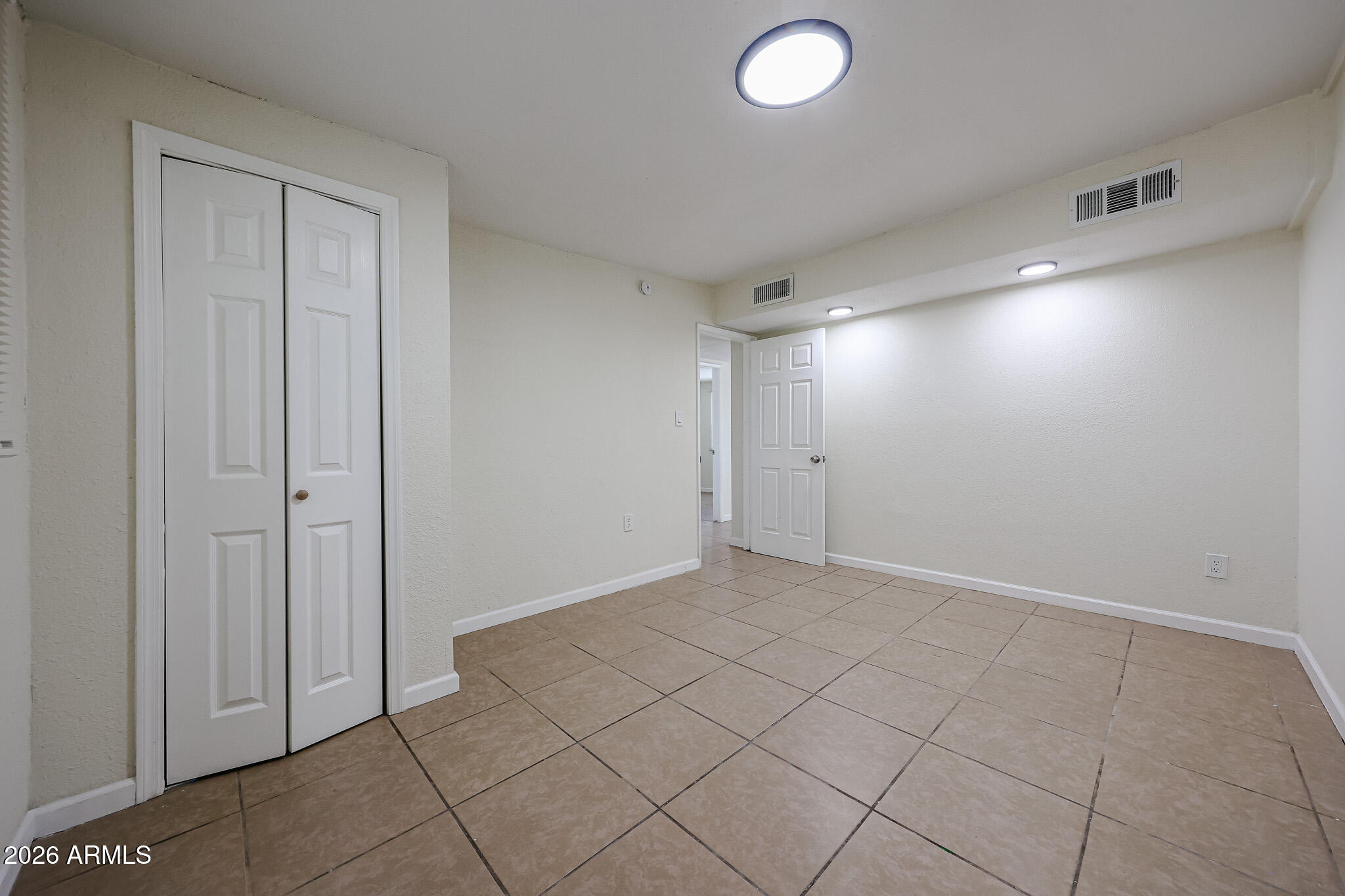 3951 West Monte Vista Road Phoenix, AZ 85009 - Photo 19 of 28 B (21)