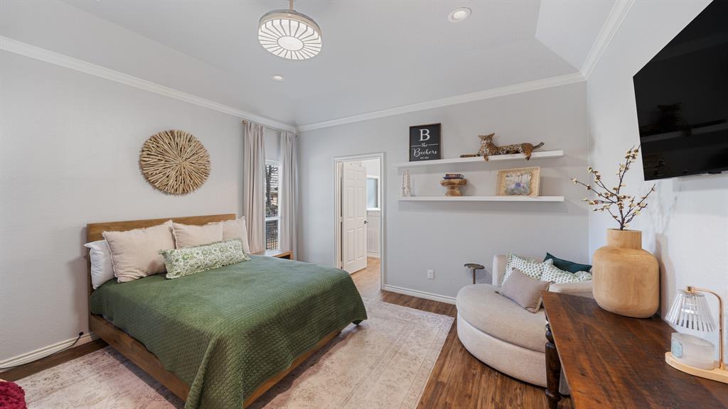 101 Lighthouse Lane Mabank, TX 75143 - Photo 18 of 40 Master Bedroom with crown molding, light wood-style flooring, and recessed lighting