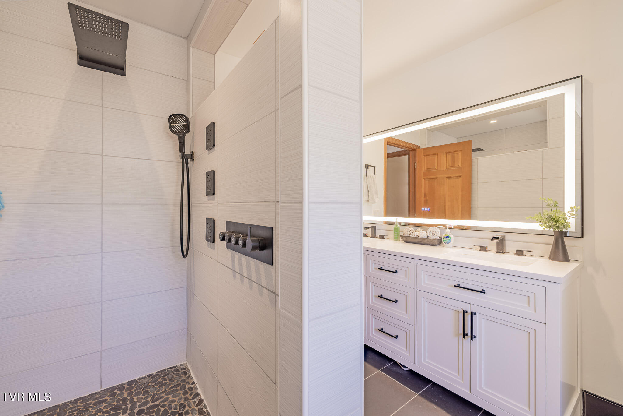 1331 Bloomingdale Road Kingsport, TN 37660 - Photo 15 of 65 1R9A3123-HDR