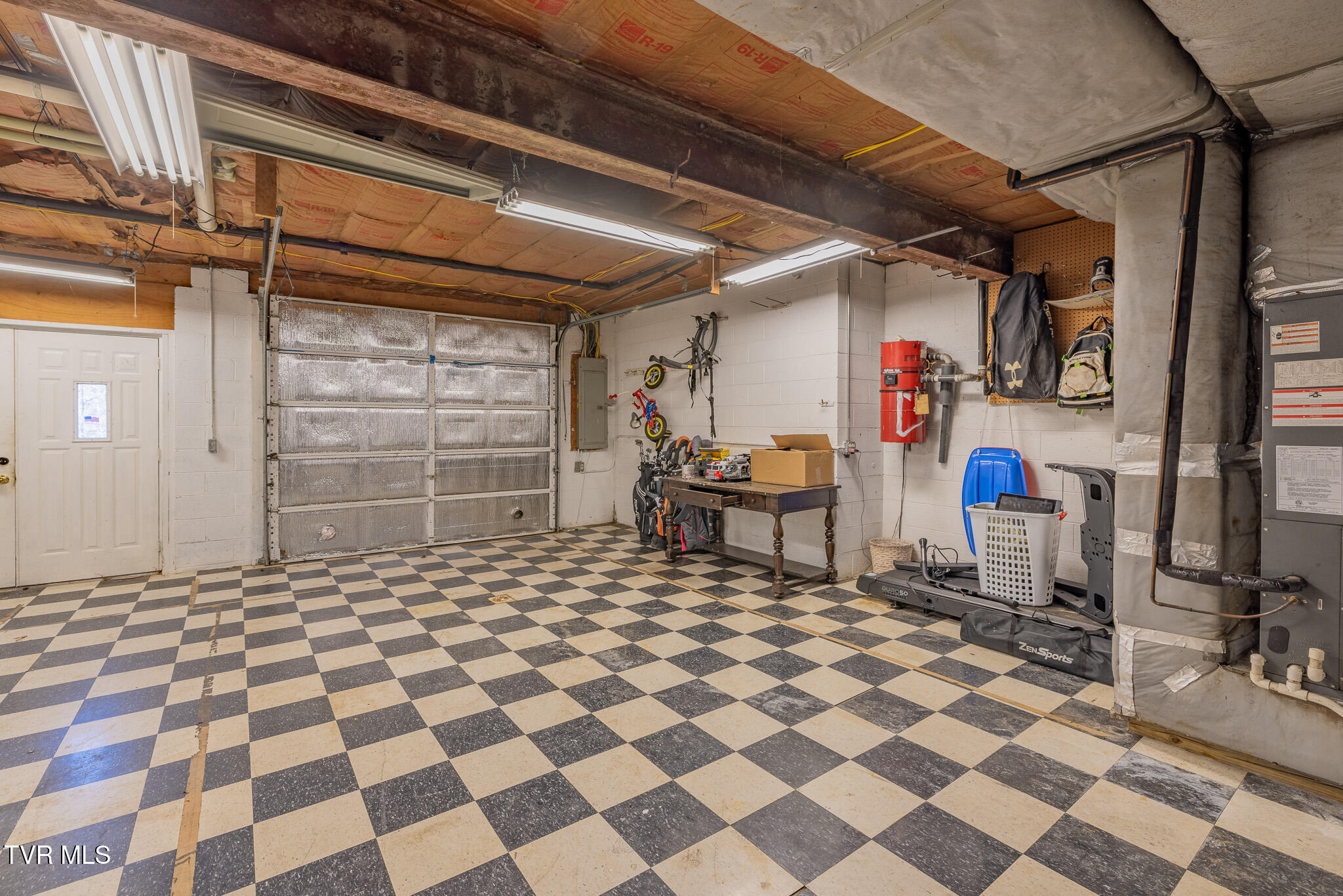 1331 Bloomingdale Road Kingsport, TN 37660 - Photo 49 of 65 1R9A3234-HDR