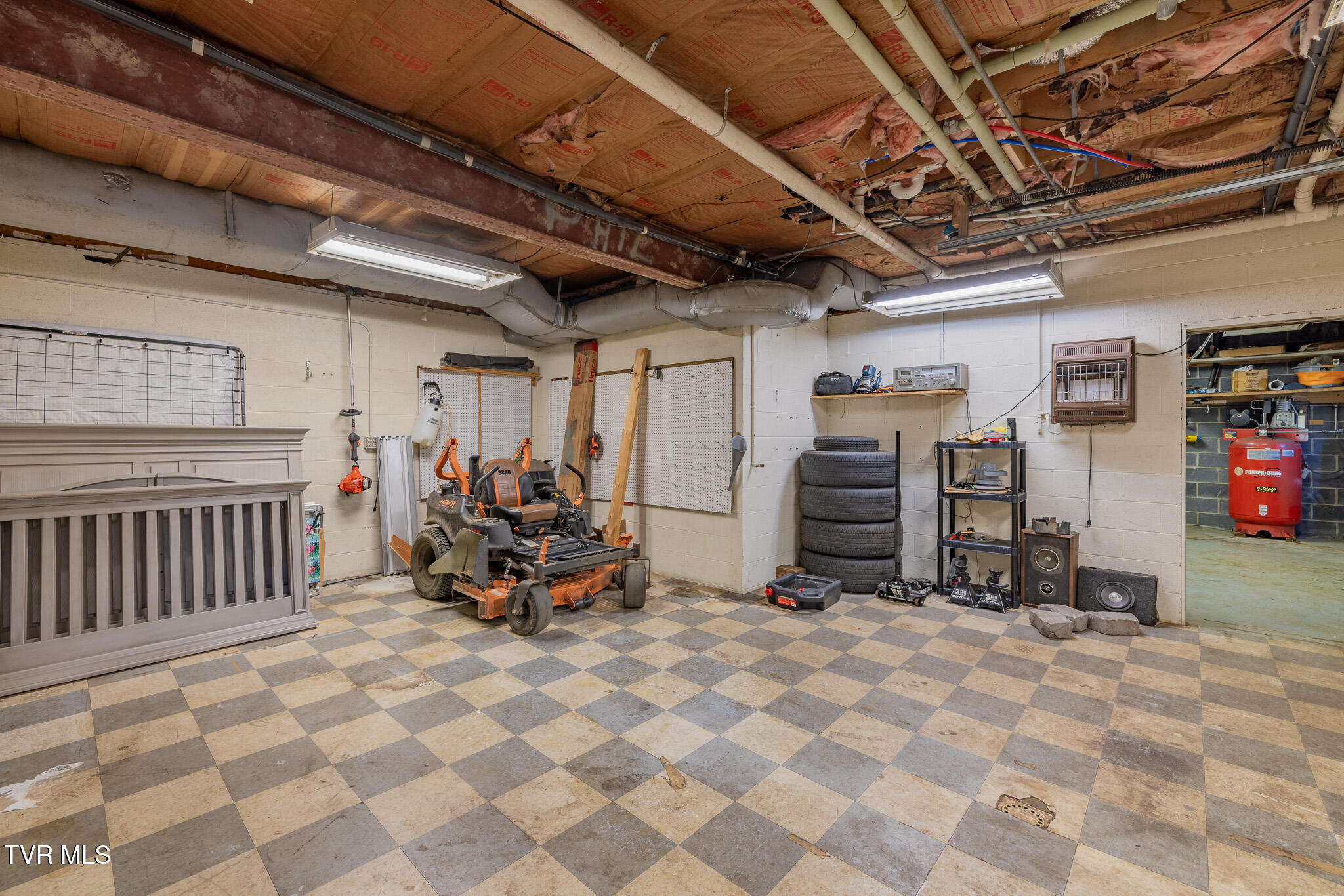 1331 Bloomingdale Road Kingsport, TN 37660 - Photo 51 of 65 1R9A3240-HDR