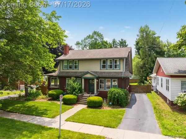 $300,000 | 183 West Columbia Avenue, Belleville, MI 48111