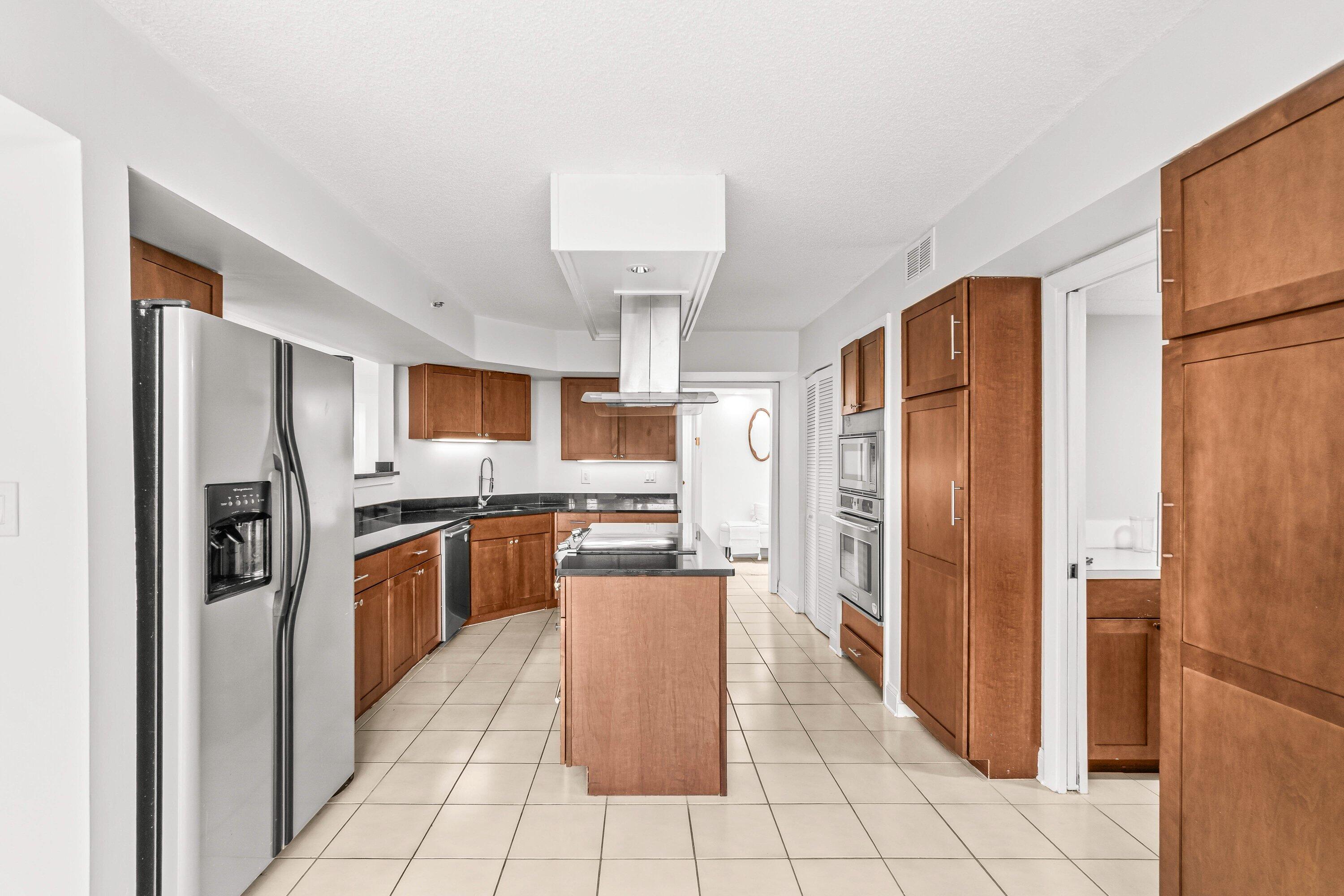 7201 Promenade Drive, Unit 302 Boca Raton, FL 33433 - Photo 5 of 23 004-7201PromenadeDrive-302-BocaRaton-FL-