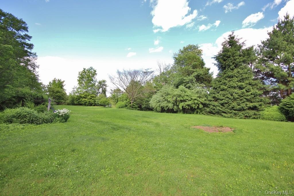 10 Lakeview Road Ossining, NY 10562 - Photo 35 of 38 View of Yard