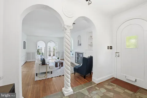 $1,650,000 | 127 Hesketh Street, Chevy Chase, MD 20815