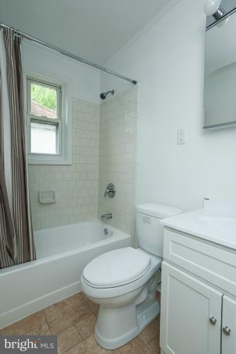 448 Old Home Road Baltimore, MD 21206 - Photo 3 of 7 Bath