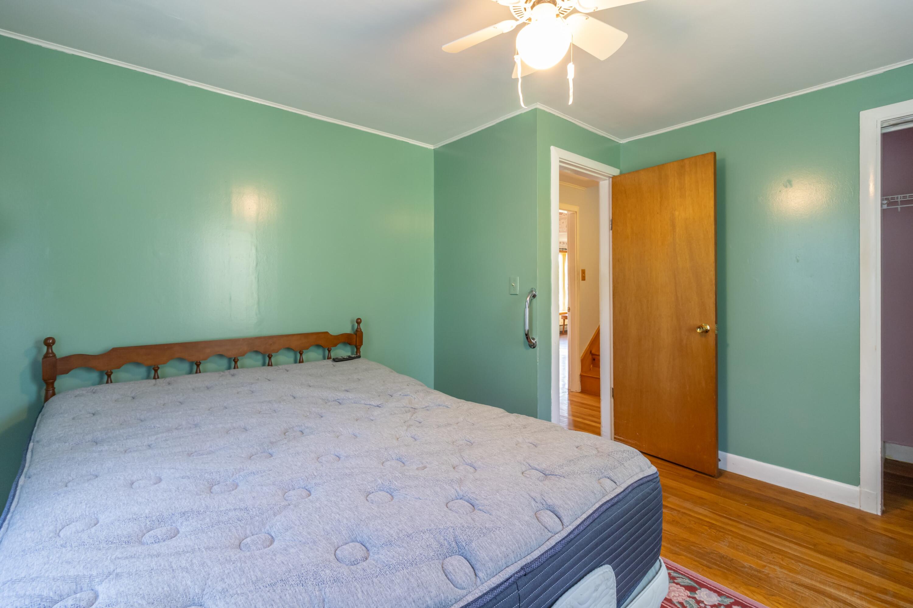 33 Black Road South Searsport, ME 04974 - Photo 29 of 63 33 Black Road South Interiors-23