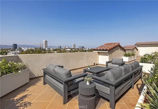 $5,500 | 1303 South Orange Grove Avenue, Unit 601, Los Angeles, CA 90019