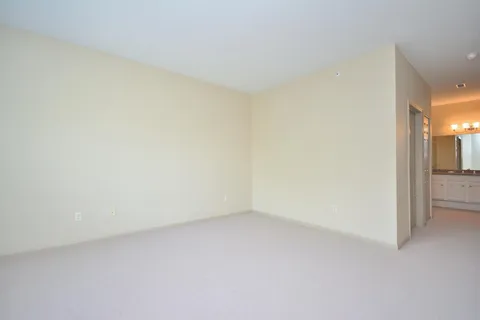 $499,900 | 1300 North Prospect Avenue, Unit 120, Milwaukee, WI 53202