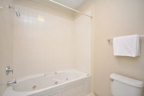 $499,900 | 1300 North Prospect Avenue, Unit 120, Milwaukee, WI 53202