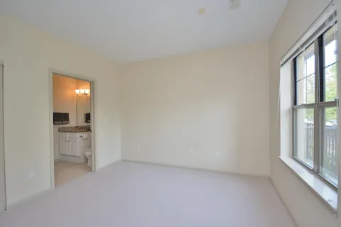 $499,900 | 1300 North Prospect Avenue, Unit 120, Milwaukee, WI 53202