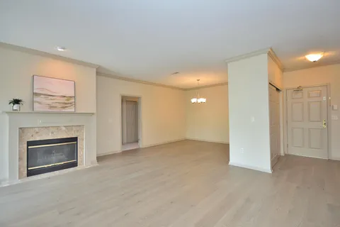 $499,900 | 1300 North Prospect Avenue, Unit 120, Milwaukee, WI 53202