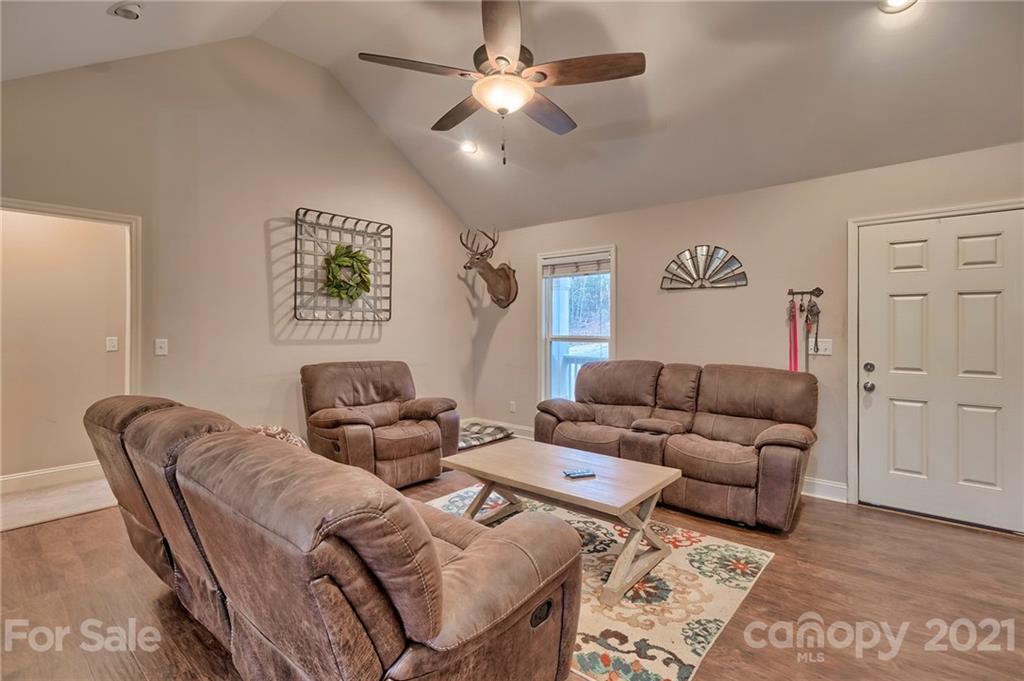 4523 Ingram Road Kershaw, SC 29067 - Photo 6 of 25 Gallery Image 6