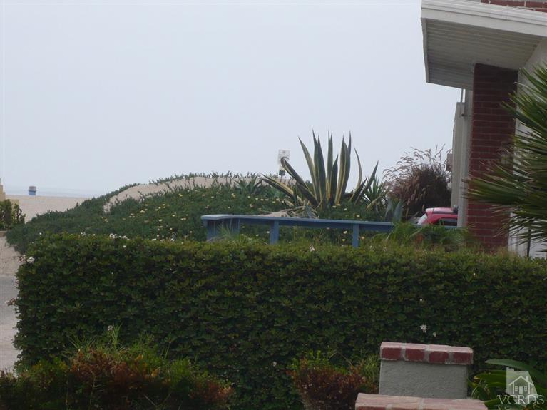 3505 Sunset Lane Oxnard, CA 93035 - Photo 14 of 21 a view of a back yard of a house