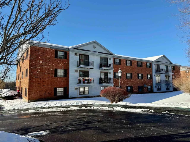 $2,150 | 4 Fairfax Avenue, Unit 324, Derry, NH 03038
