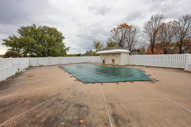 $2,150 | 4 Fairfax Avenue, Unit 324, Derry, NH 03038