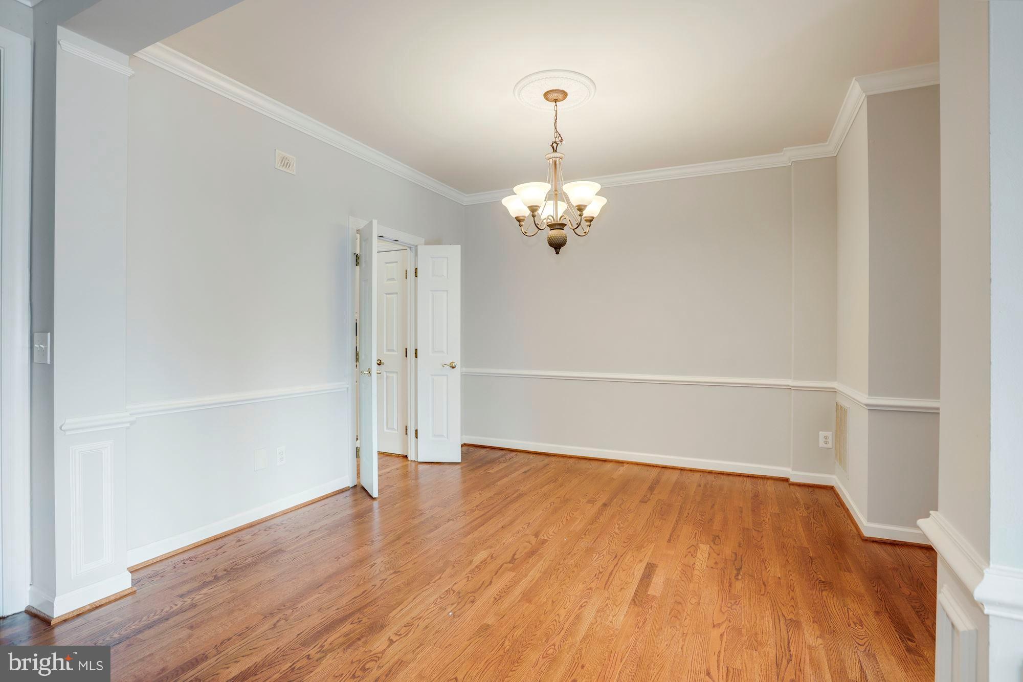 141 Roland Court Southwest Vienna, VA 22180 - Photo 20 of 32 Gallery Image 20