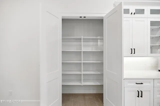 $819,900 | 238 Gadusi Way, Loudon, TN 37774