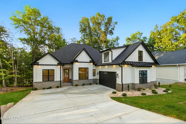 $819,900 | 238 Gadusi Way, Loudon, TN 37774