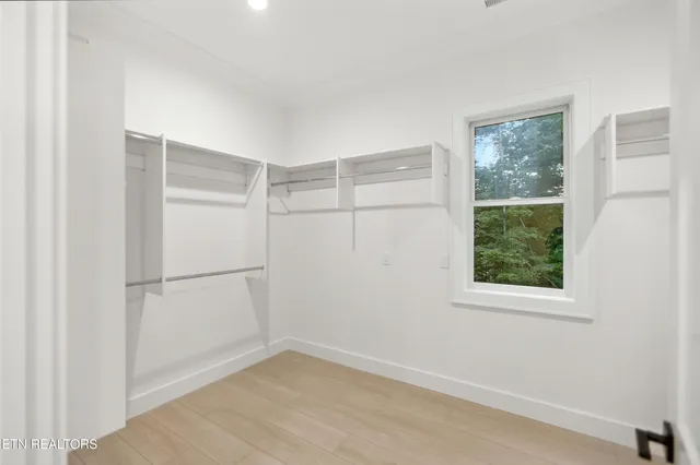 $819,900 | 238 Gadusi Way, Loudon, TN 37774