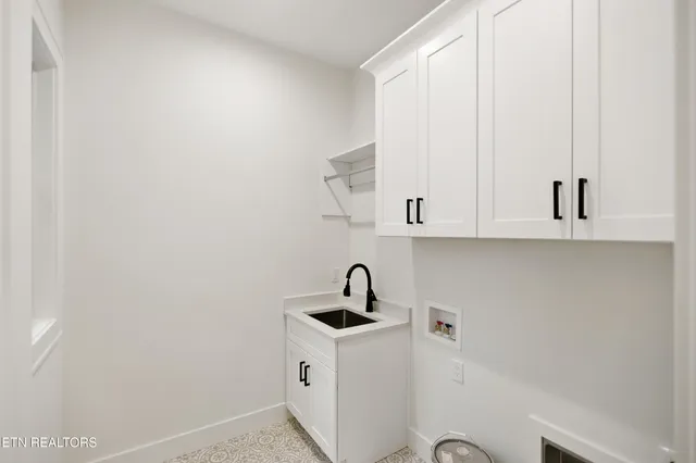 $819,900 | 238 Gadusi Way, Loudon, TN 37774