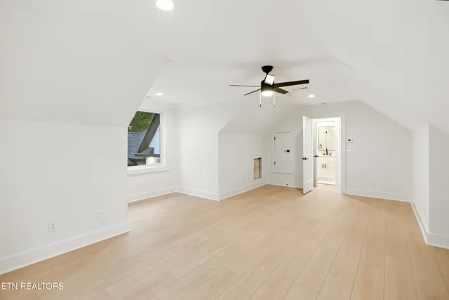 $819,900 | 238 Gadusi Way, Loudon, TN 37774