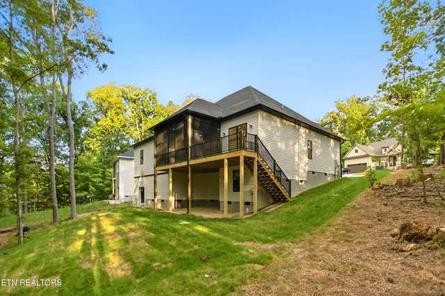 $819,900 | 238 Gadusi Way, Loudon, TN 37774