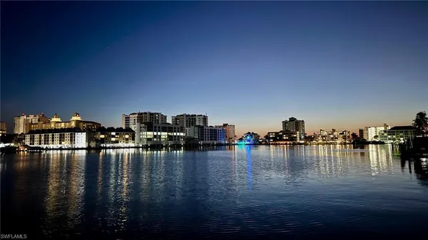 $3,500,000 | 432 Oak Avenue, Naples, FL 34108