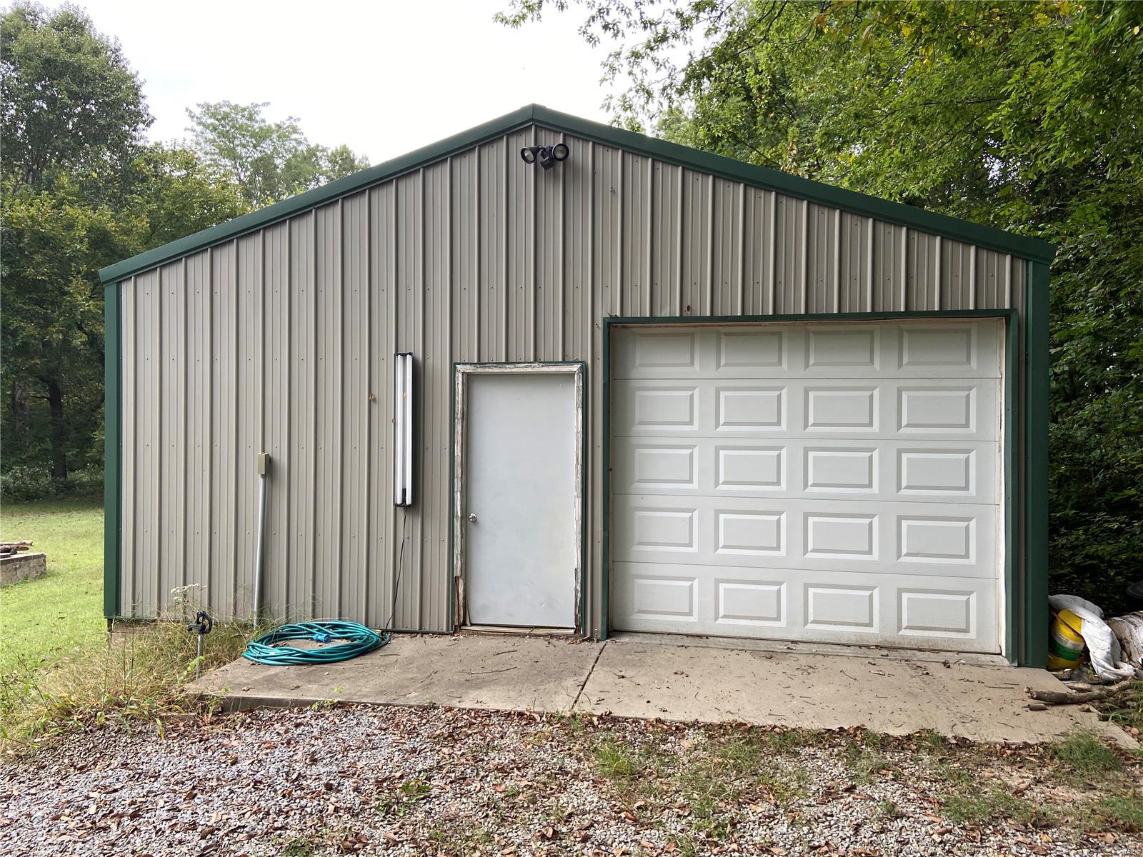 1040 Raintree Road Carrier Mills, IL 62917 - Photo 1 of 37 Gallery Image 1