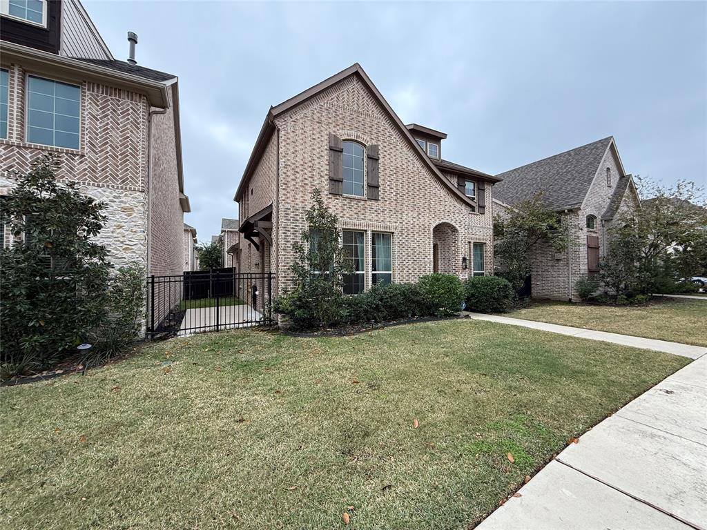456 Renaissance Lane Irving, TX 75060 - Photo 2 of 25