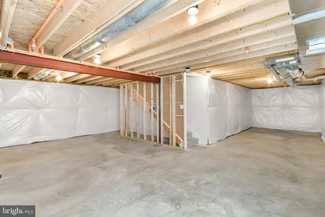 a view of an indoor garage