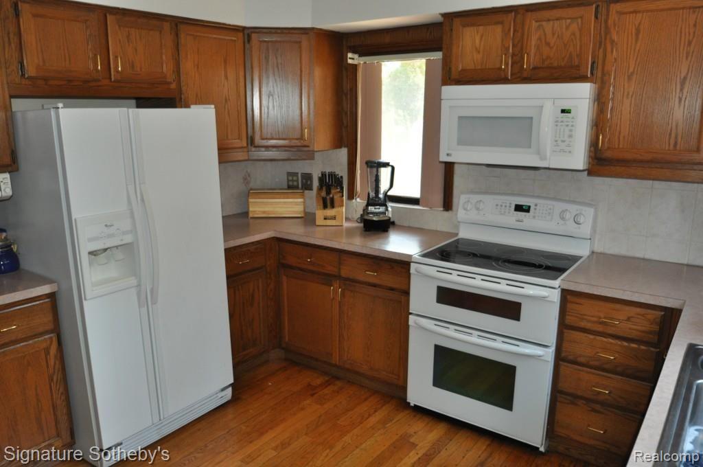 19485 Shrewsbury Road Detroit, MI 48221 - Photo 7 of 35 DSC_0253.jpg