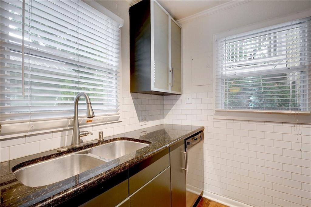 1110 West 22nd Street, Unit 13 Austin, TX 78705 - Photo 13 of 26