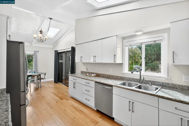 $849,000 | 594 Summit Drive, Pinole, CA 94564