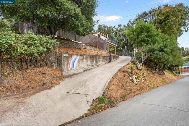 $849,000 | 594 Summit Drive, Pinole, CA 94564