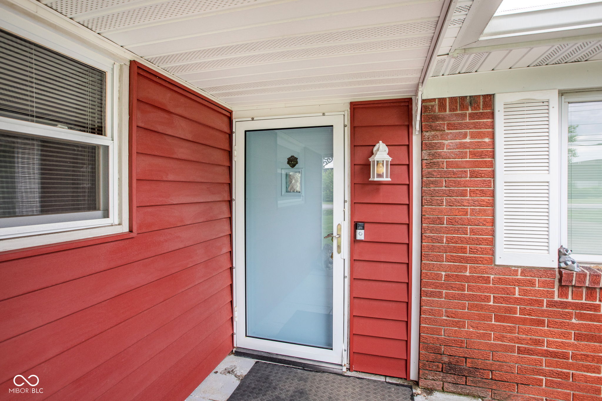 410 South Post Road Indianapolis, IN 46219 - Photo 3 of 30